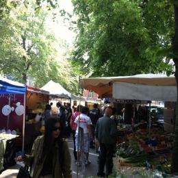 Marché place du Châtelain